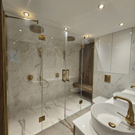 Душ кабина Alpha W2 по индивидуални размери на панти с една или две врати