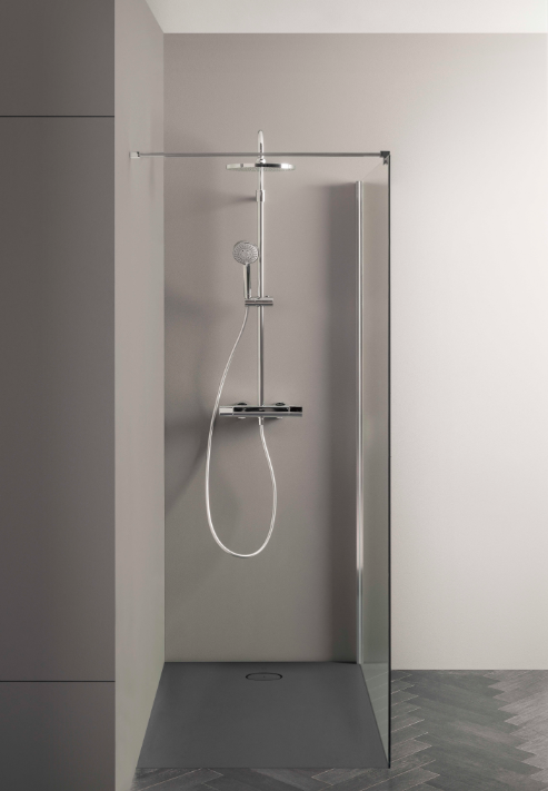 Екранна снимка 2026-07-29 100706 - Мебели за баня и душкабини Modern shower with a rain head and handheld spray in a glass-enclosed shower stall